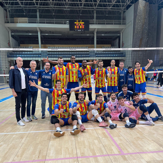 Remontada de tres horas para empezar la Superliga